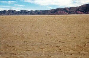 dno dawnego salaru na pustyni Atacama